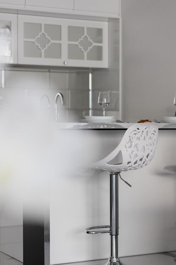 Elegant Apartments With Balcony & Parking Warsaw By Noclegi Renters Εξωτερικό φωτογραφία