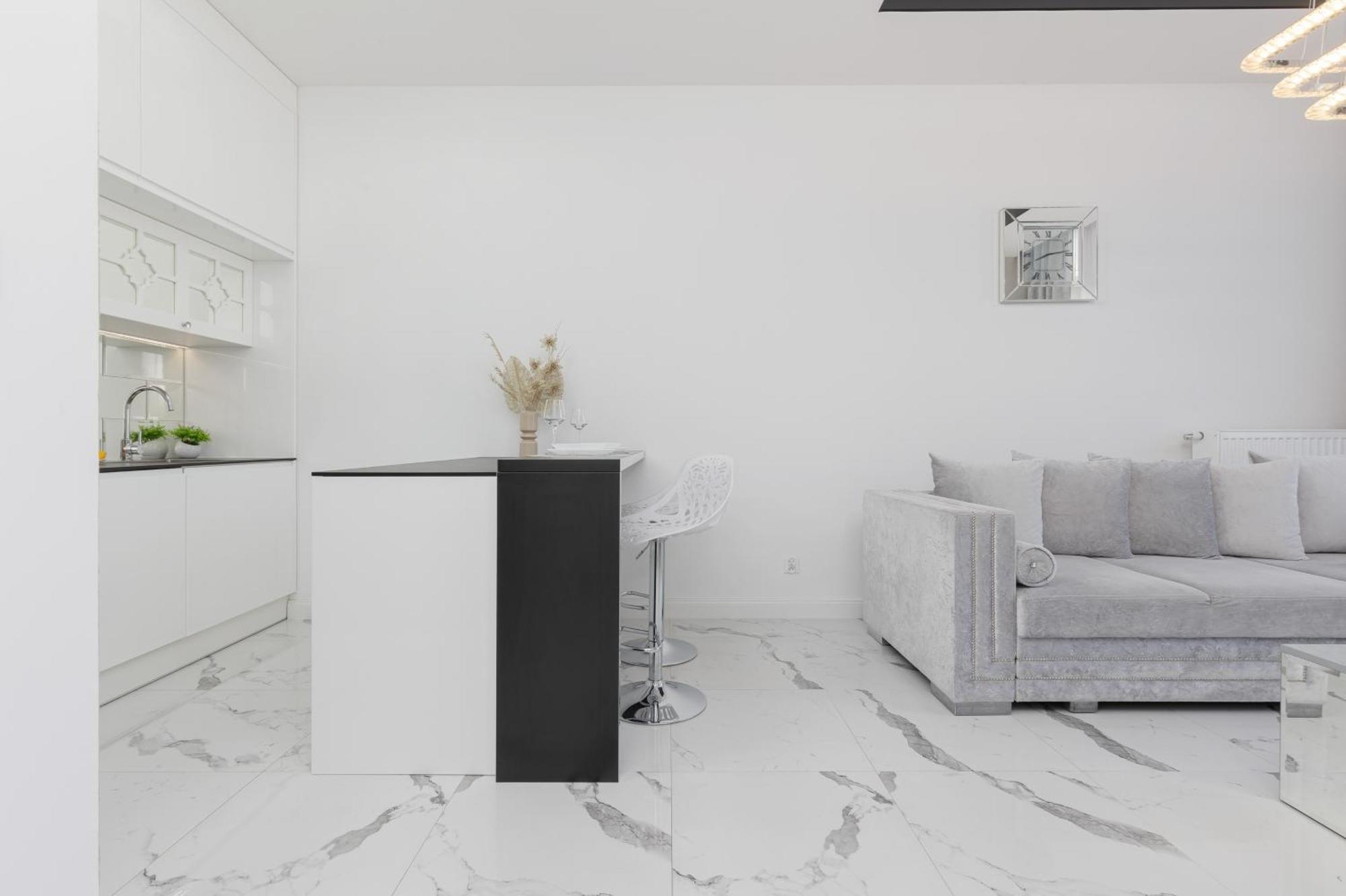 Elegant Apartments With Balcony & Parking Warsaw By Noclegi Renters Εξωτερικό φωτογραφία