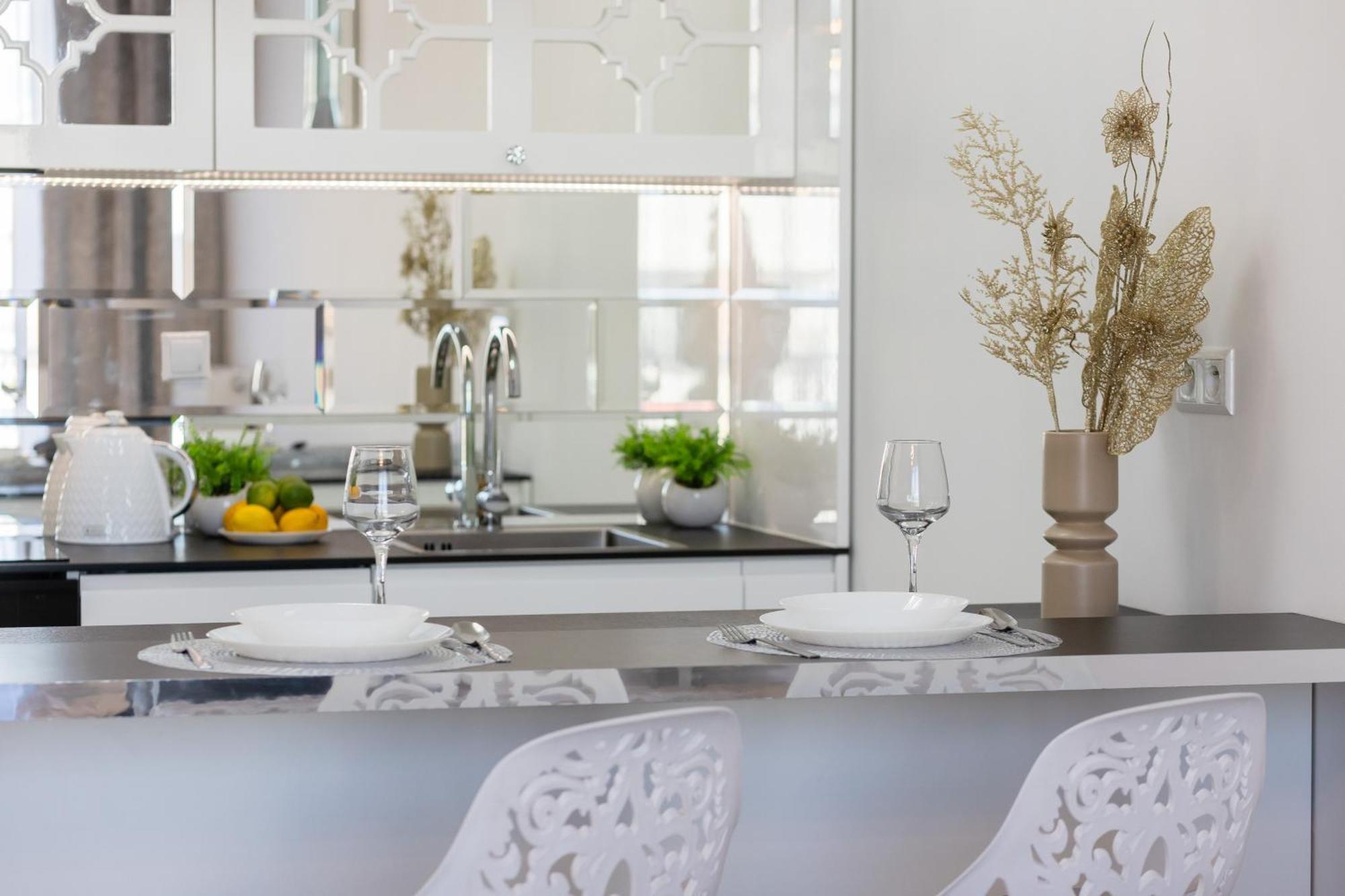 Elegant Apartments With Balcony & Parking Warsaw By Noclegi Renters Εξωτερικό φωτογραφία