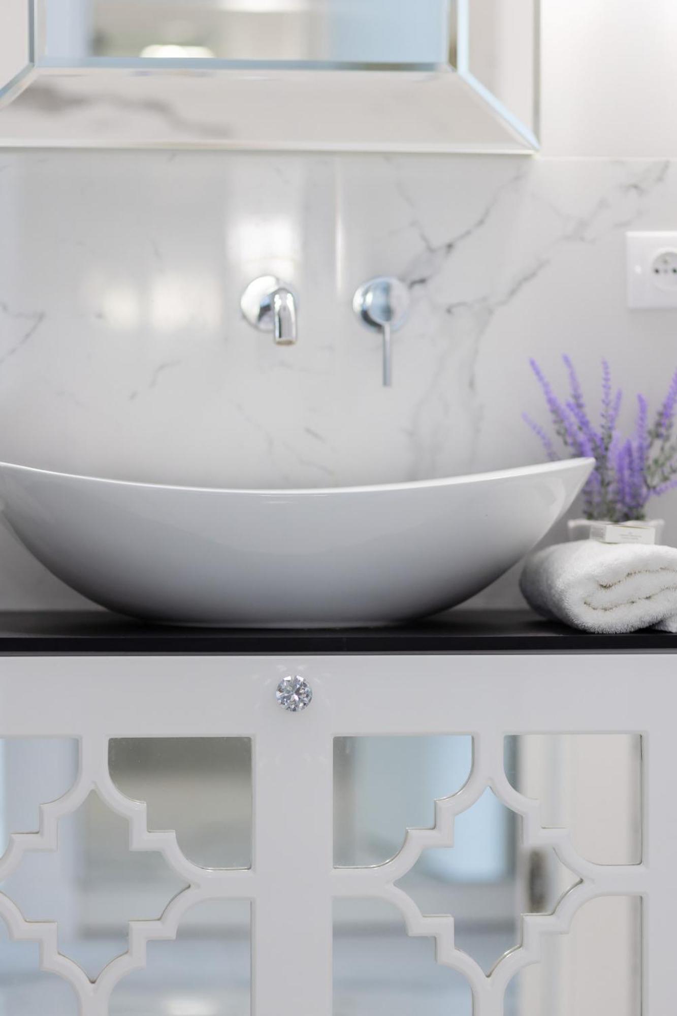 Elegant Apartments With Balcony & Parking Warsaw By Noclegi Renters Εξωτερικό φωτογραφία