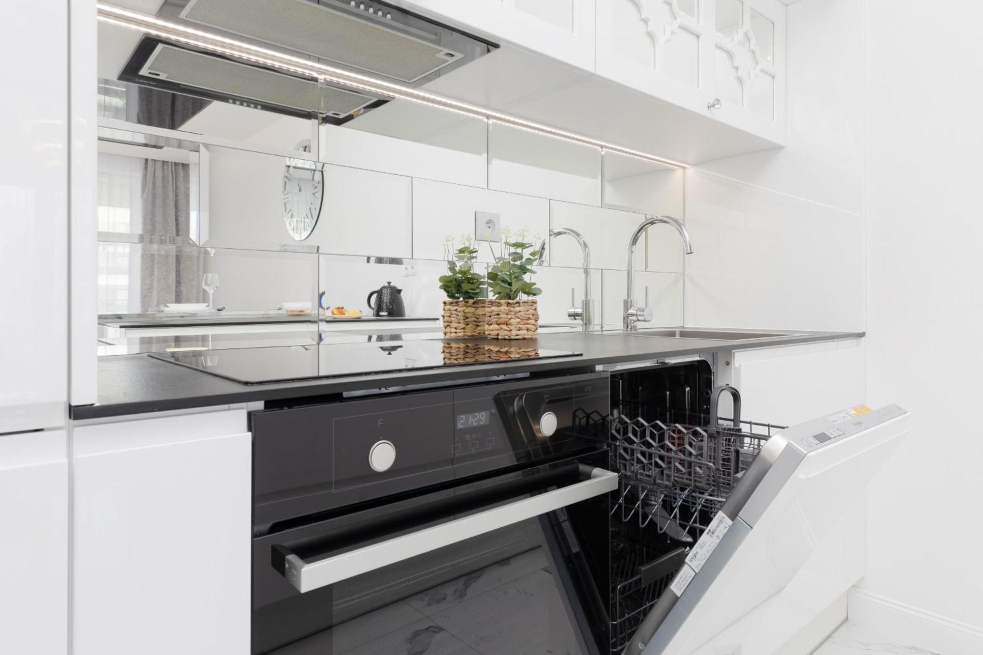 Elegant Apartments With Balcony & Parking Warsaw By Noclegi Renters Εξωτερικό φωτογραφία
